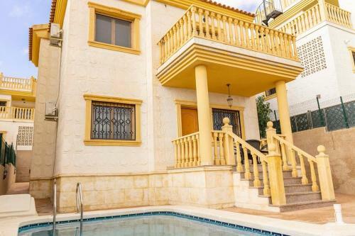 Beautiful Detached Villa With Private Pool