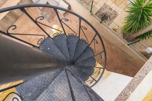 Beautiful Detached Villa With Private Pool
