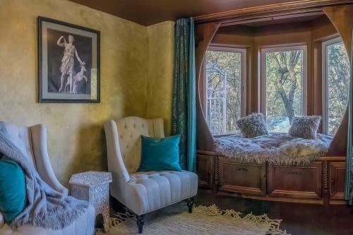 Villa European Style Straw Bale Retreat