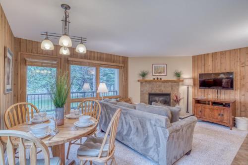 Ski House 145