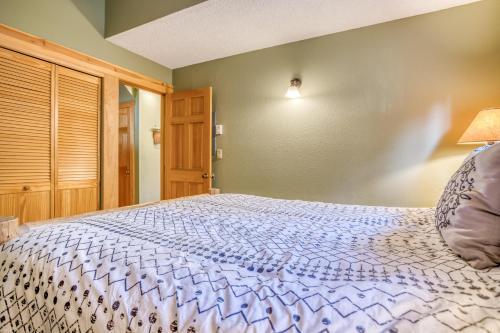 Ski House 208
