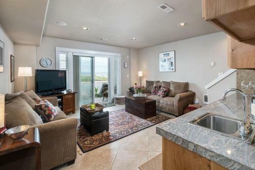 Pacific St 2 Sf 2 Alpine Shores