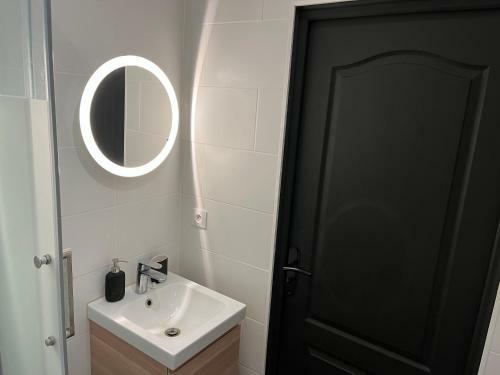 Apartamento Le Verdun - Appartement Chic, Au Calme, Avec Balconet