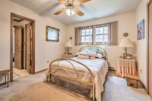 Family-friendly Tobyhanna Getaway With Yard!