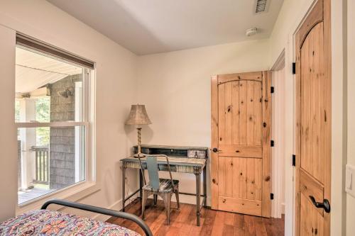 Cozy Cottage Yard And Deck, Walk To Downtown!
