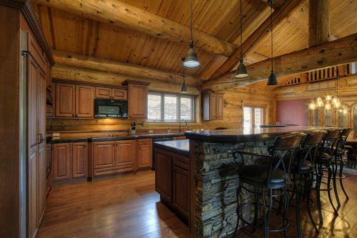 Ponderosa Lodge