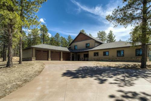 Whiskey Ridge Lodge