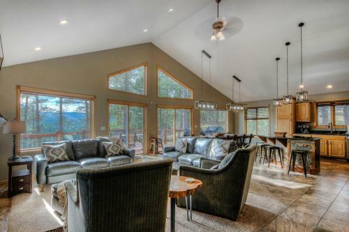 Canyon Rim Lodge