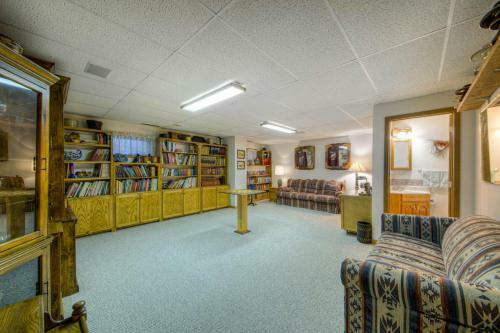 Crooked Canyon Lodge