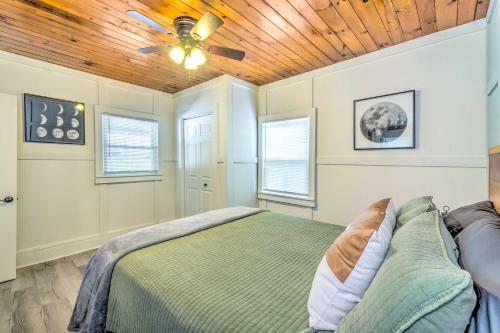 Stunning 2-building Rental - Walk To Marina!