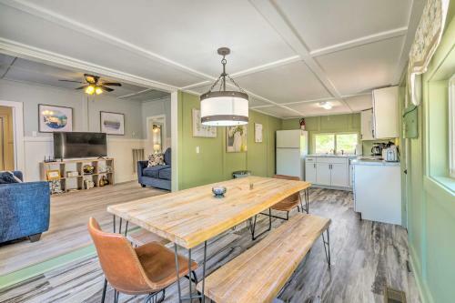 Stunning 2-building Rental - Walk To Marina!
