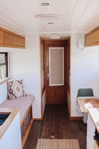 Modern Rural Retreat For 2 On Cosy Converted Bus