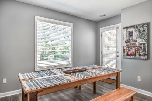 The Crievewood Cove- North Memphis-