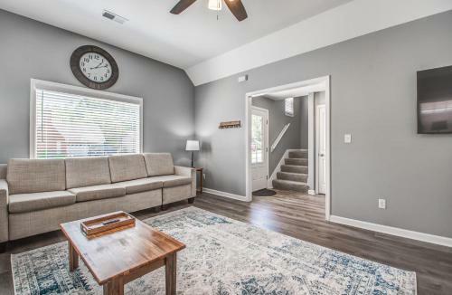 The Crievewood Cove- North Memphis-