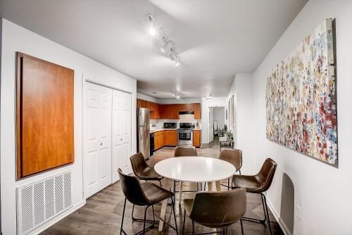 Frontdesk Rio West Apartments Austin