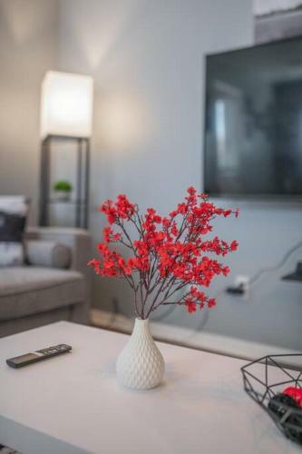 Elegant/4miles To Downtown/gameroom & Firepit