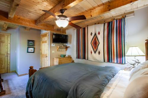 Highland View Hot Tub Pool Table Fireplace