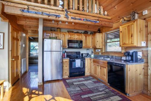 Highland View Hot Tub Pool Table Fireplace
