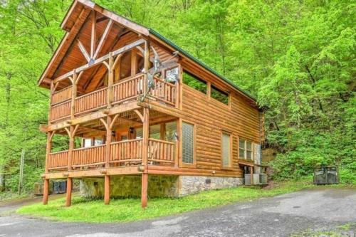 Smokey Max Cabin