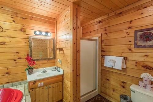 Smokey Max Cabin