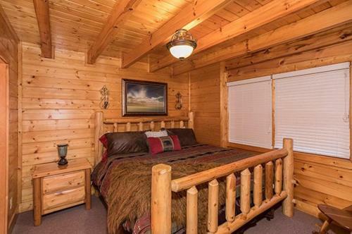 Smokey Max Cabin