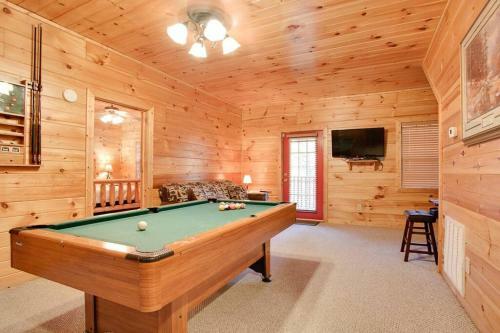 Lucky Cub Cabin