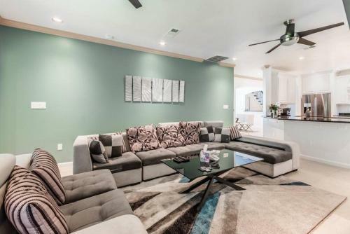 Gorgeous Downtown 4 Bedroom