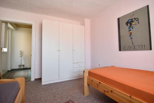 5 Room Apartment In Z�lpich