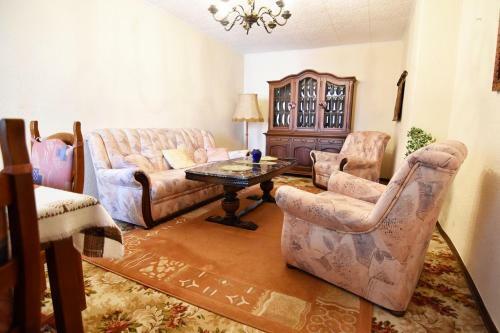 5 Room Apartment In Z�lpich