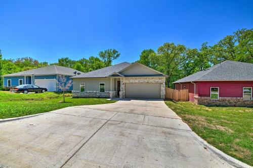 Newly Updated Mansfield Home With Fenced Yard!