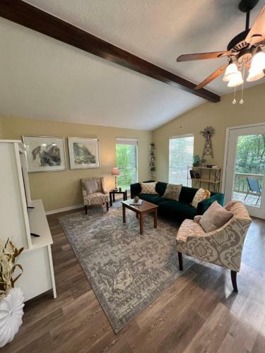 2 Bdrm Treehouse Hideout- Lake Conroe With Boat Ramp