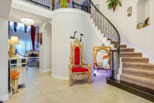 Villa Stay In Palace