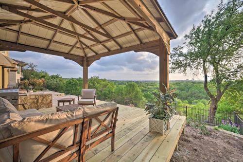 Luxurious River Oaks Home With Expansive Views!