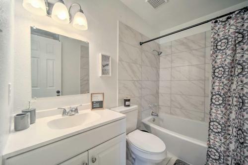 San Marcos Cottage With Large Private Backyard!