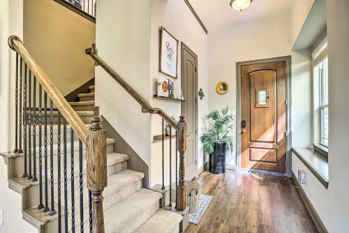 Family-friendly Spring Townhouse With Backyard!
