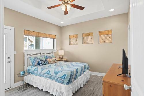 New 5 Bdrm W/pool, Observation Deck Walk To Beach!