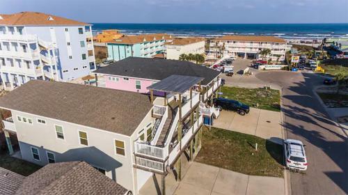 New 5 Bdrm W/pool, Observation Deck Walk To Beach!