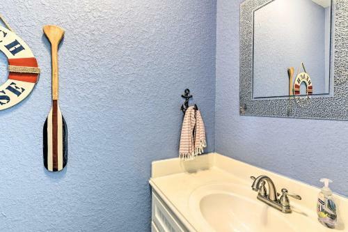 Surfside Beach Home With Views, Steps To Shore!