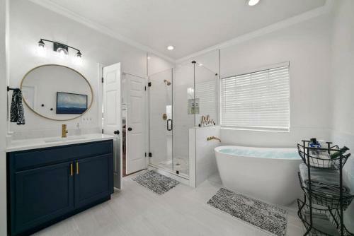 Stone Oak Oasis With Private Pool And Grill!