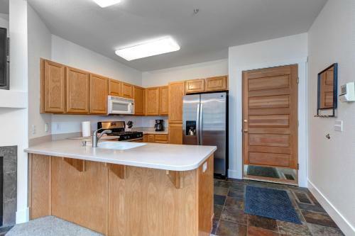 Cozy Meadowview Condo