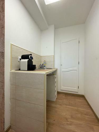 2 Room Apartment With Terrace - Montauroux