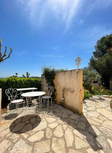 2 Room Apartment With Terrace - Montauroux