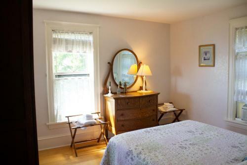 Harbor Hill House