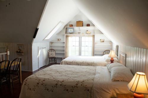 Harbor Hill House