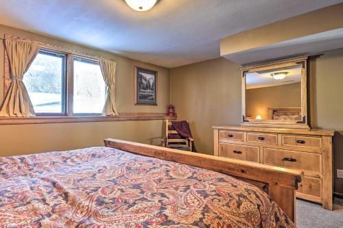 Lodge With Indoor Pool, Along Devils Lake Park