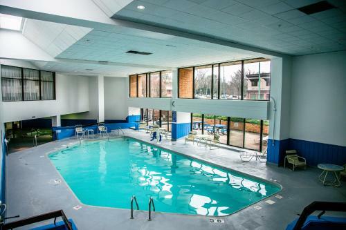Hotel Mead And Conference Center