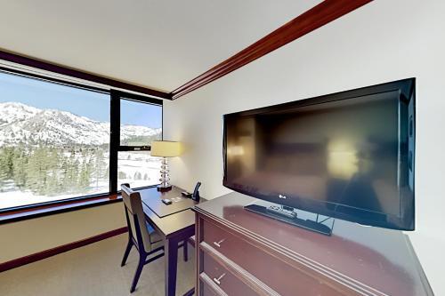 Resort At Squaw Creek's 806