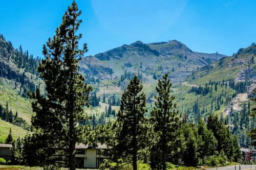 Resort At Squaw Creek's 806