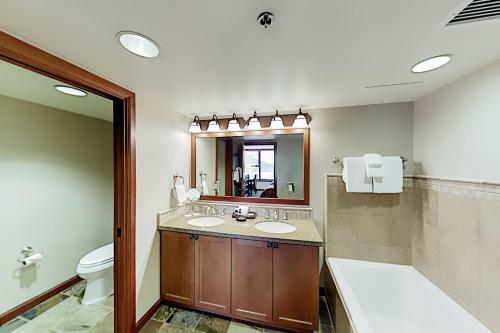 Resort At Squaw Creek's 806 & 808