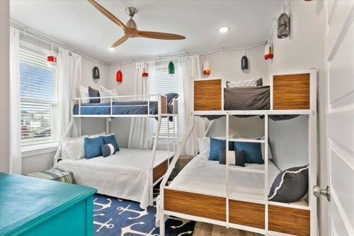 Harbor Pointe: Family Home Near Beach, Sleeps 14
